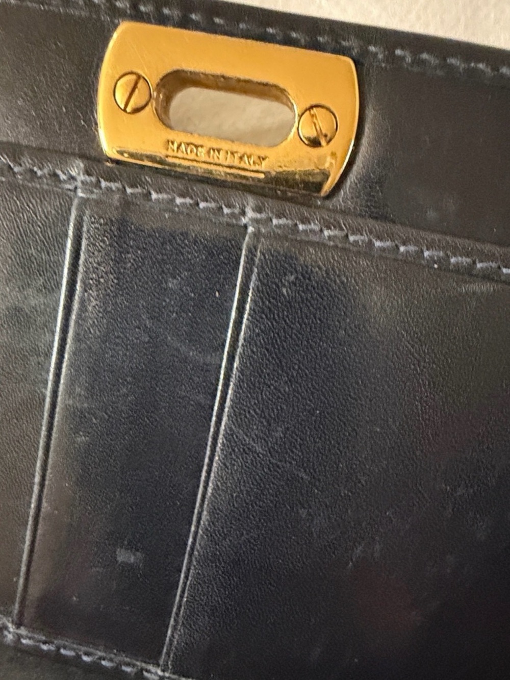 ✨ Authentic Salvatore Ferragamo Black Leather Wallet with unbranded Gold Chain ✨ - Picture 5 of 10